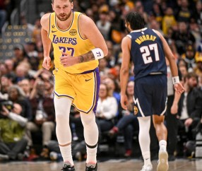 开云网址-湖人逆转掘金！东契奇轰38+13+10罚球致胜 拒绝掉到附加赛区|詹姆斯|丹佛掘金队|洛杉矶湖人队|卢卡-东契奇|篮板_新浪体育_新浪新闻