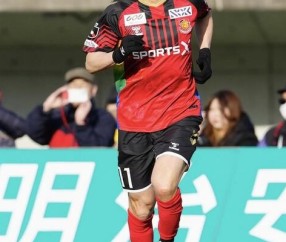 开云体育app下载-59岁零10天！三浦知良替补出场3分钟，时隔1个月再刷新J联赛纪录